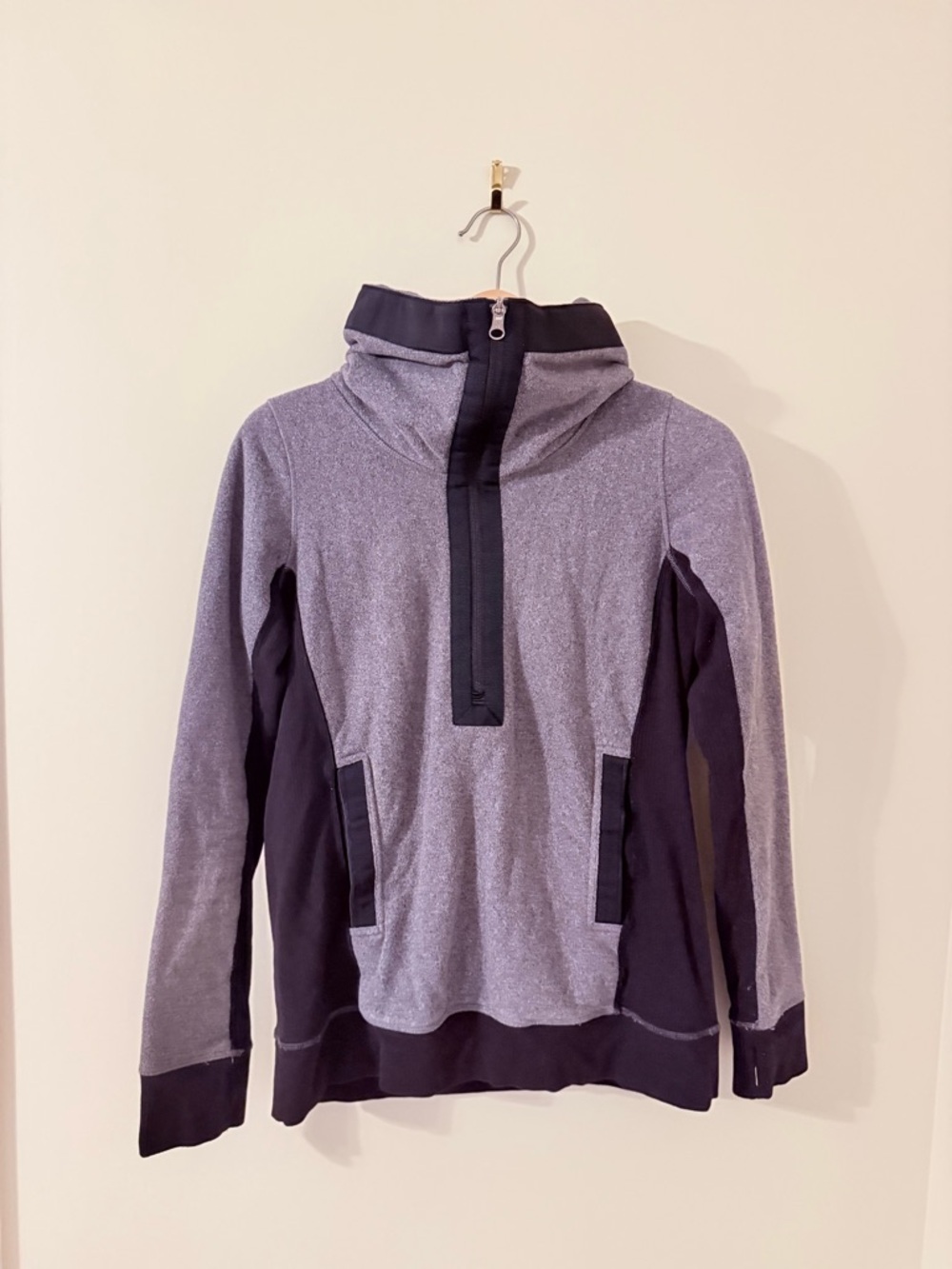 LULULEMON • Chaturanga Pullover Cozy Fleece Ambient Grey Black Size 4